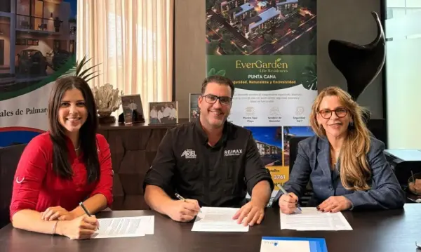 Representantes de una alianza comercial inmobiliaria en Punta Cana